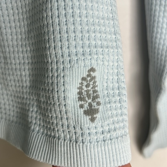 NWT Free People  FP Movement Bail Out Long Sleeve Layer Arctic Snow M/L - Picture 5 of 7